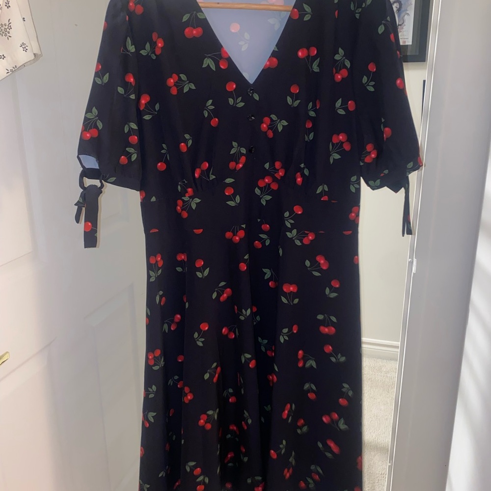 Chic Black Cherry Print Midi Dress